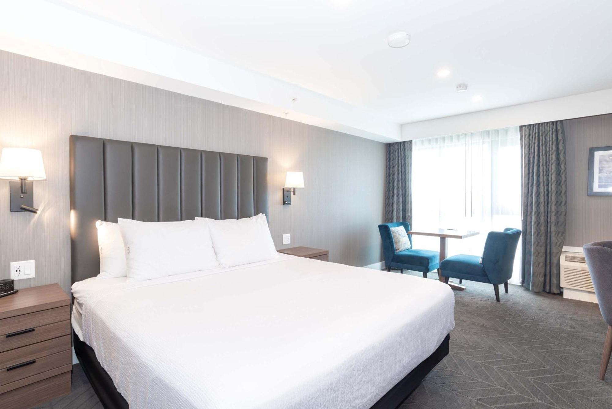 Sandman Signature Saskatoon South Hotel Екстер'єр фото