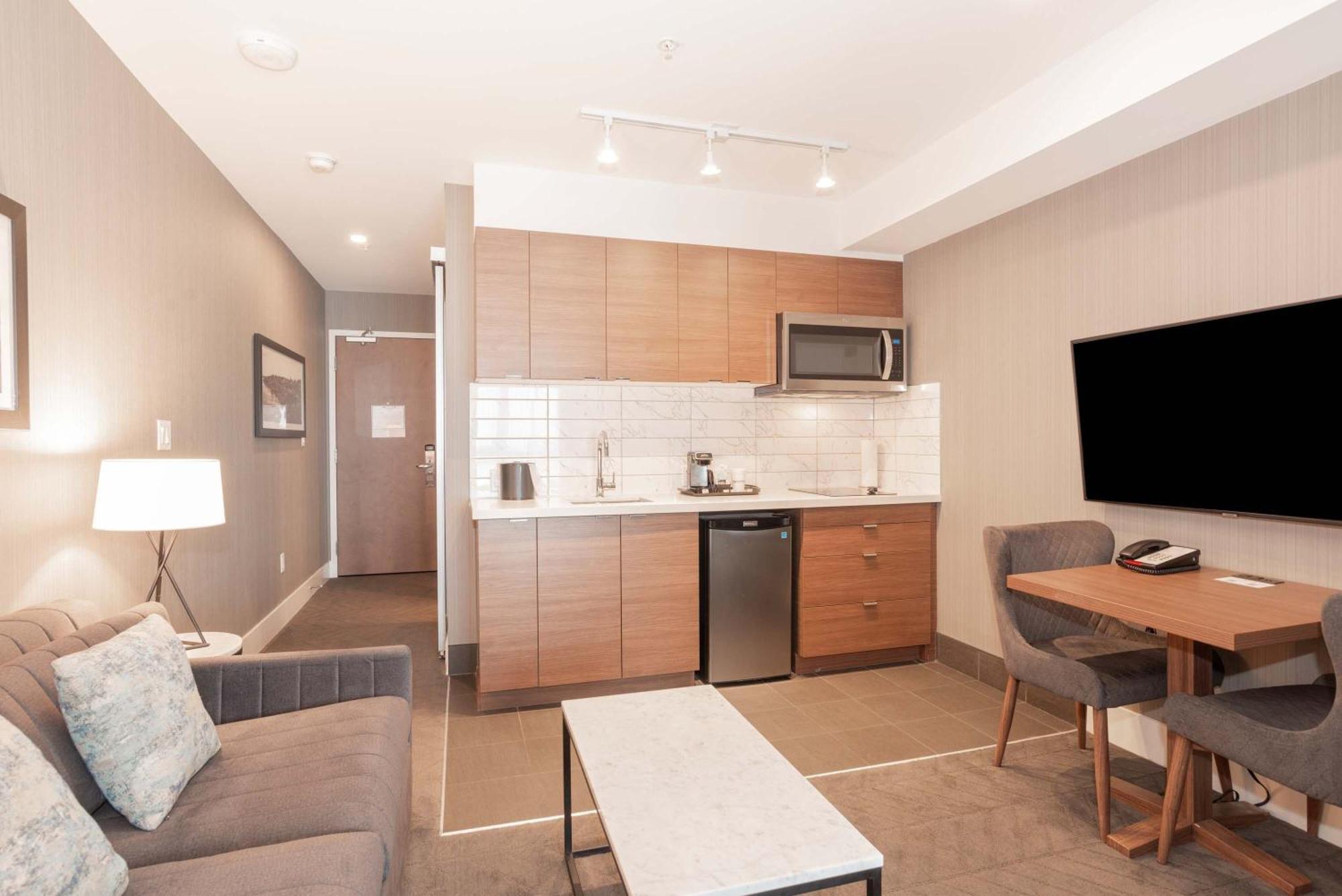 Sandman Signature Saskatoon South Hotel Екстер'єр фото