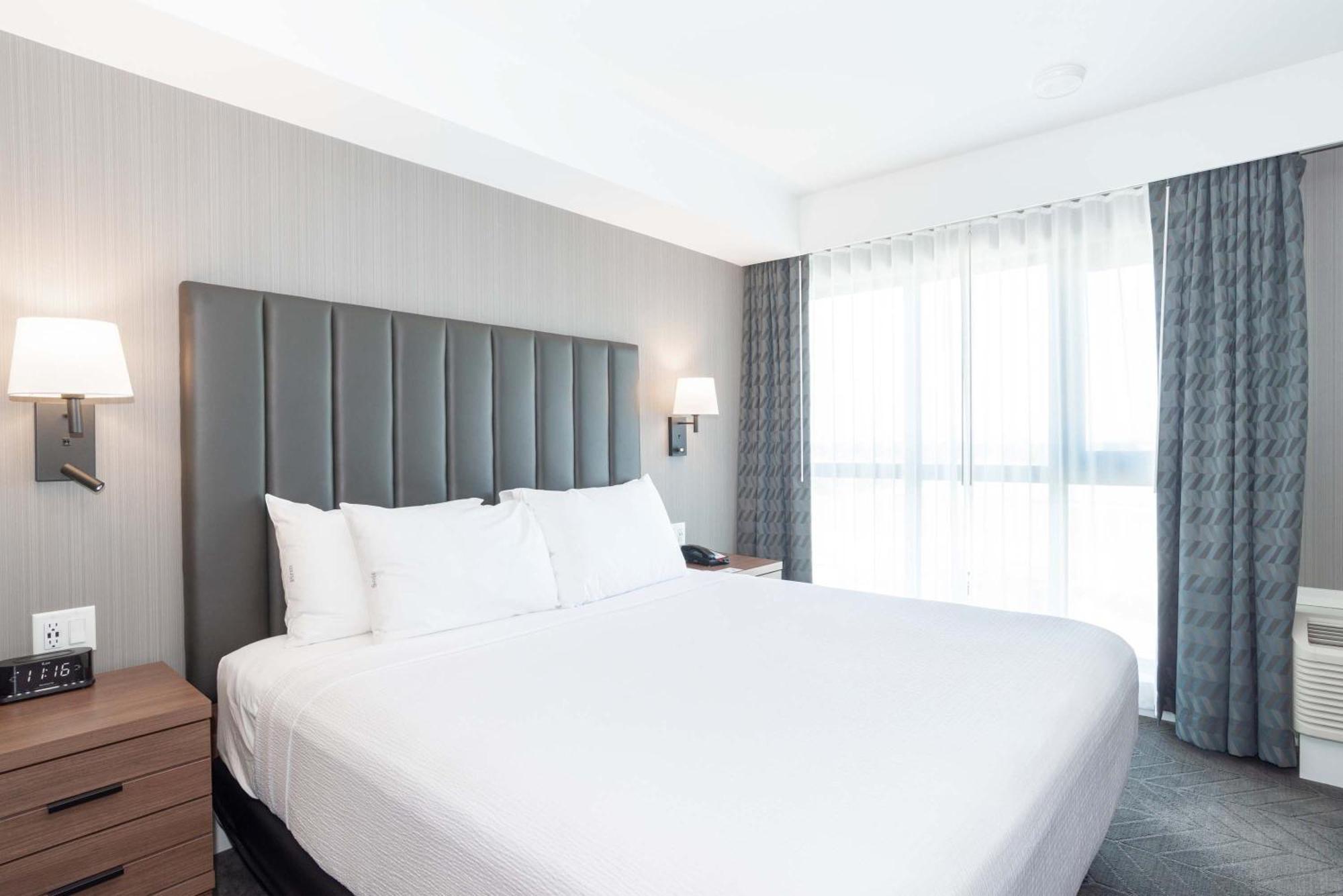 Sandman Signature Saskatoon South Hotel Екстер'єр фото