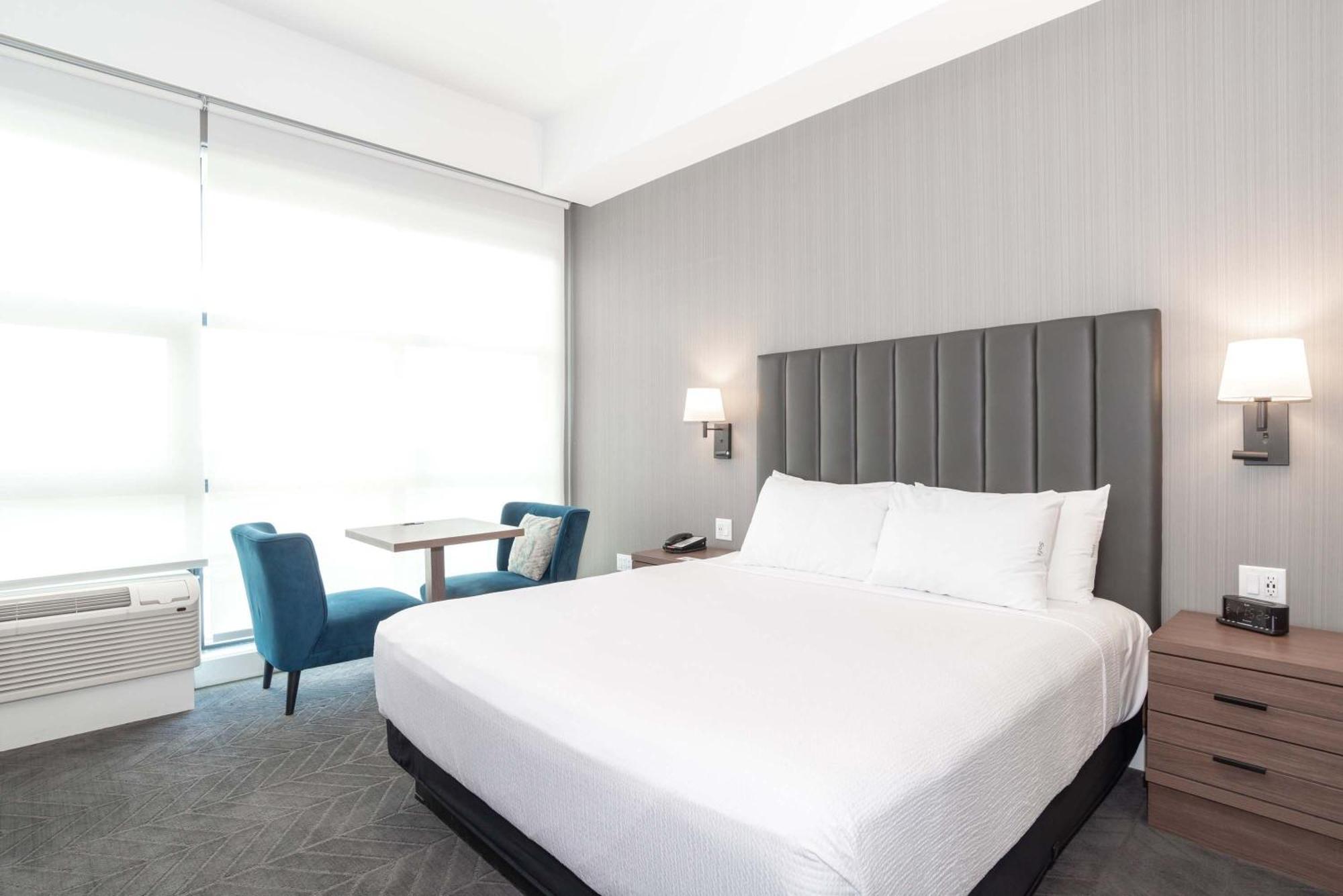 Sandman Signature Saskatoon South Hotel Екстер'єр фото