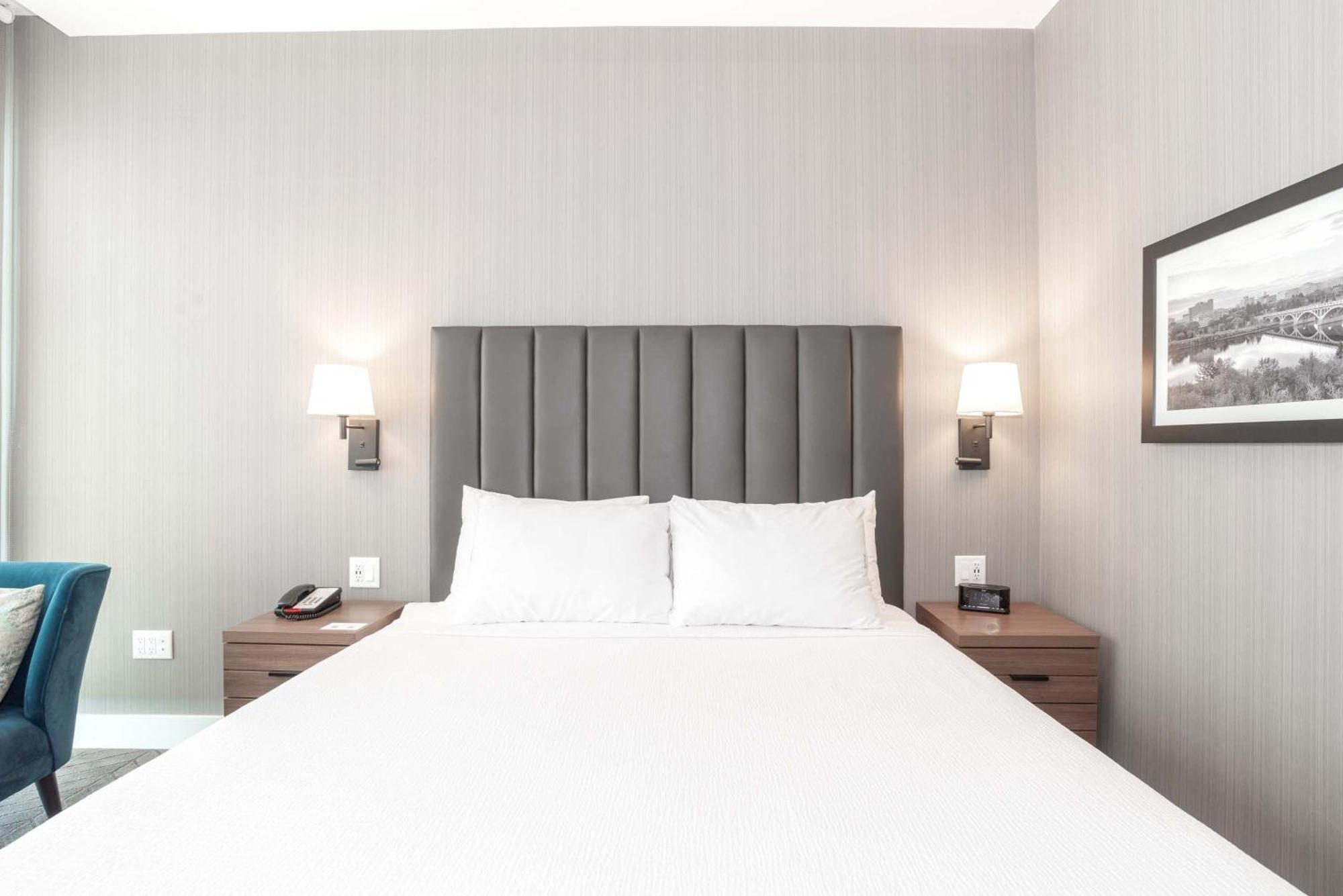Sandman Signature Saskatoon South Hotel Екстер'єр фото