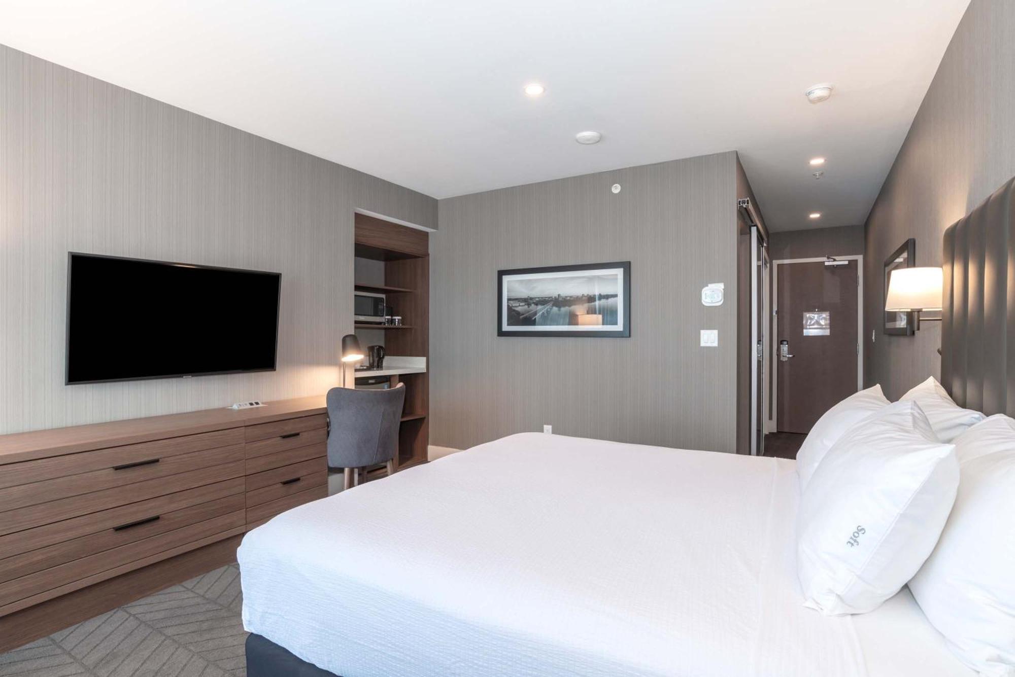Sandman Signature Saskatoon South Hotel Екстер'єр фото